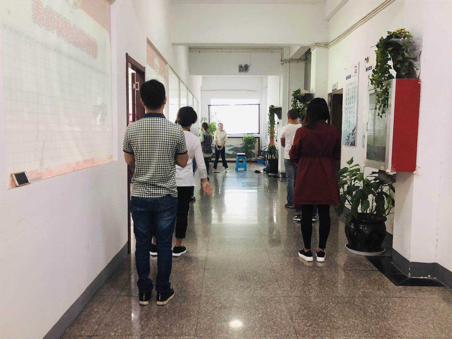 塑料托盤廠家每周早會，以飽滿的精神開單！