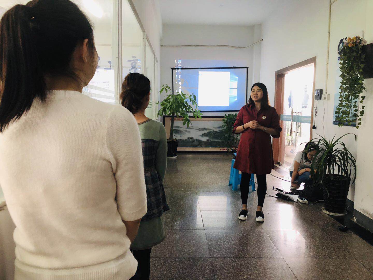 塑料托盤廠家每周早會，以飽滿的精神開單！