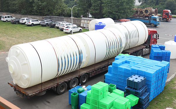 塑料托盤、垃圾桶等塑料品有貨，再熱林輝都按時發(fā)貨！