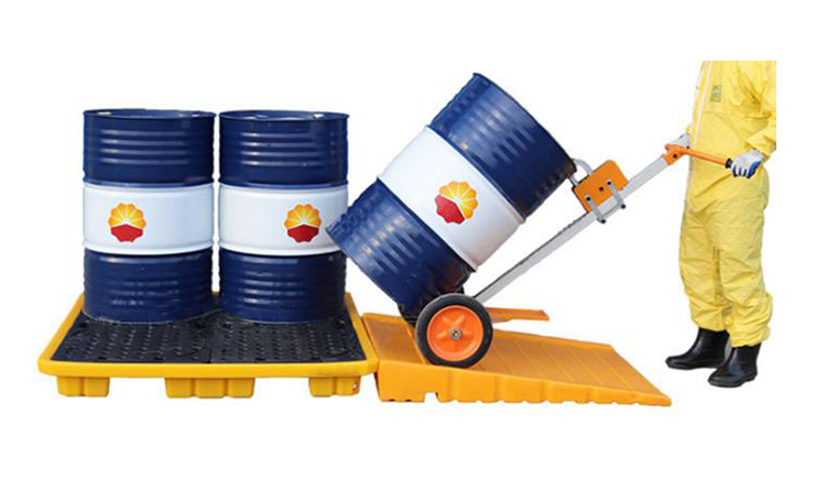 危化品發(fā)生泄漏怎么辦？防漏托盤的作用